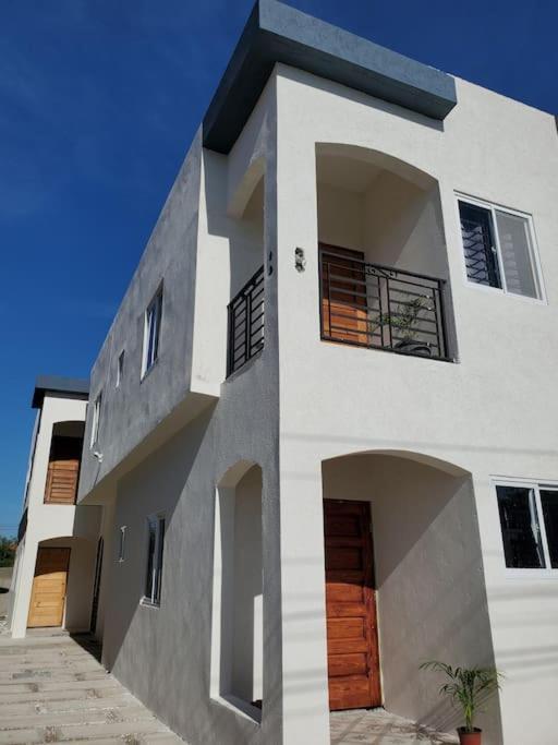 'The Solace' New Luxury Modern 1Bed 1Bath Apt. Portmore Exterior photo